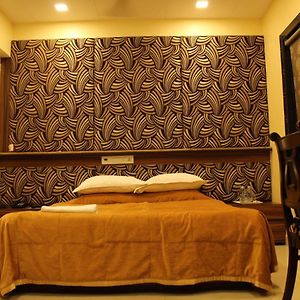 Hotel Metro Palace Bandra