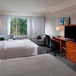 Queen Room Hearing Accesible